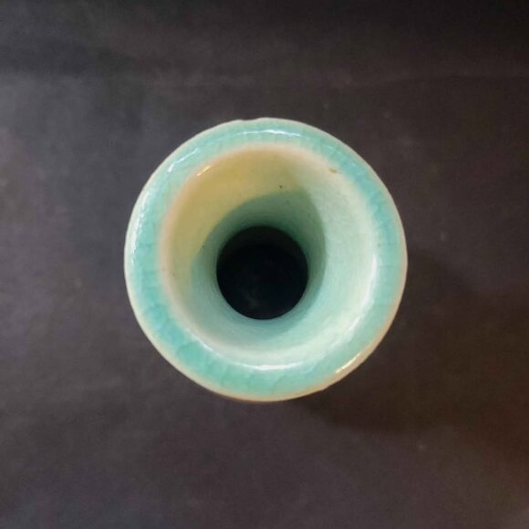 Artisan Pottery Vase With a Distinctive Double-Gourd Shape - Picture 2 of 6